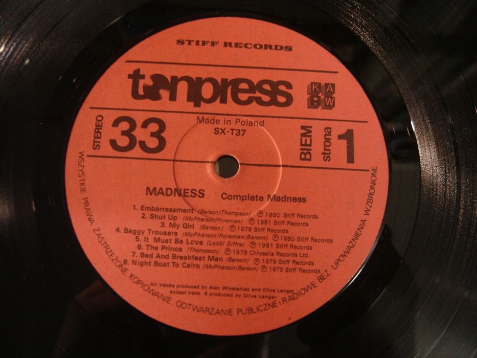 COMPLETE MADNESS 16 HIT TRACKS SX-T37 *