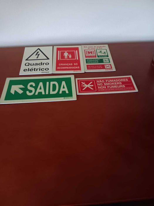 Chapas diversas em vinil ou fotoluminescente a preços diversos