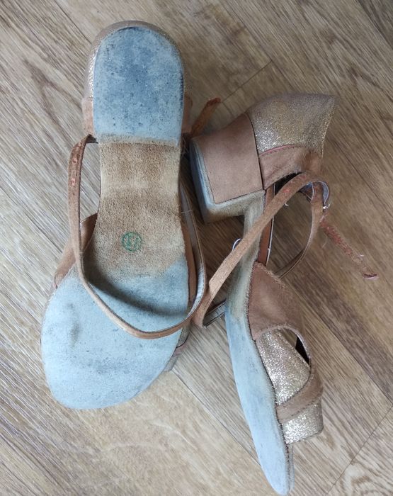 Туфли танцевальные разные