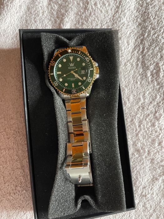 Relógio prateado e dourado Novo - Olevs