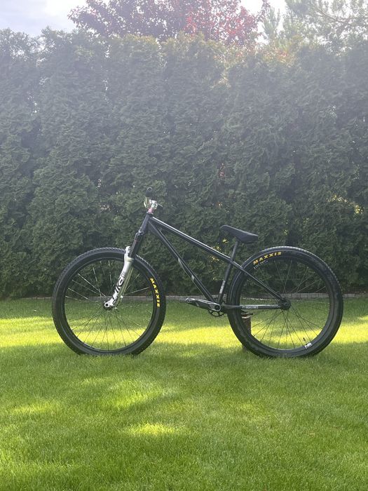 Rower dirt jumping dirtówka YT dirt love rock shox pike dj