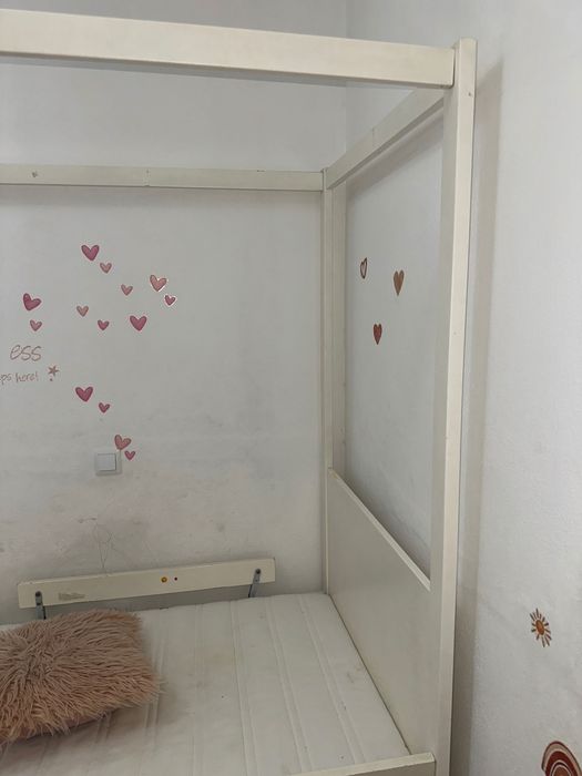 Cama para criança com estrado