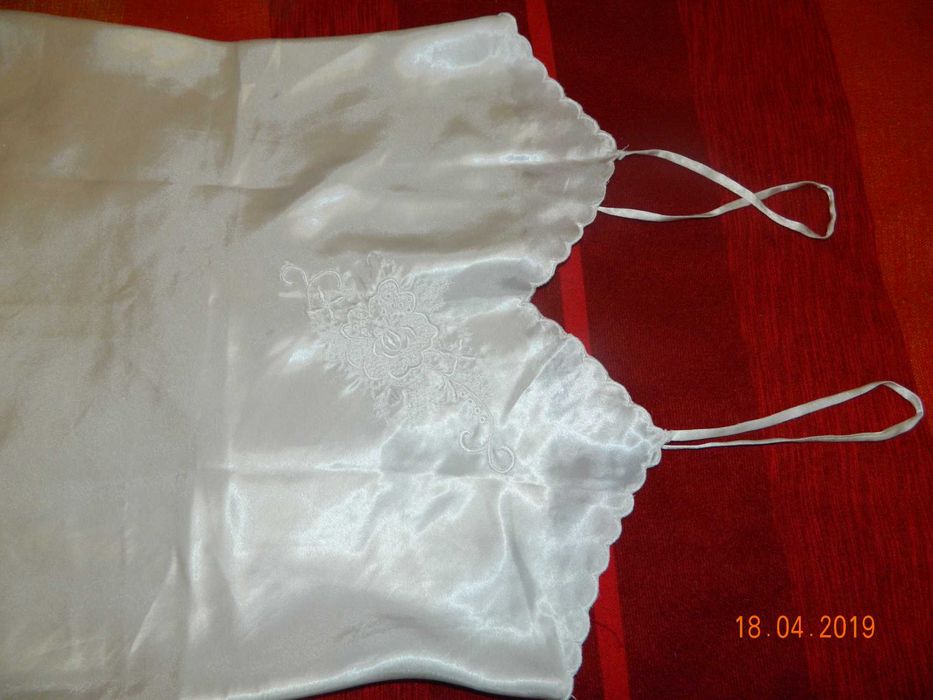 koszulka damska satynowa biała