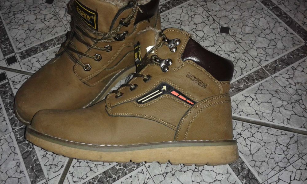 Buty zimowe rozmiar 39 stan bdb