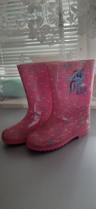 Сапожки  резинові розмір 34.