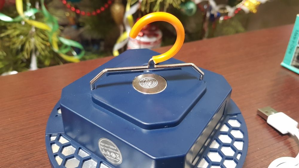 Світлодіодний світильник ліхтар лампа з акумулятором 9900 mAh