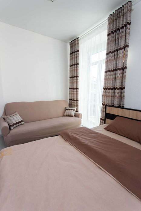 Центр. Хмельницького 6а. 2 кімнати. Власник. Квартира подобово