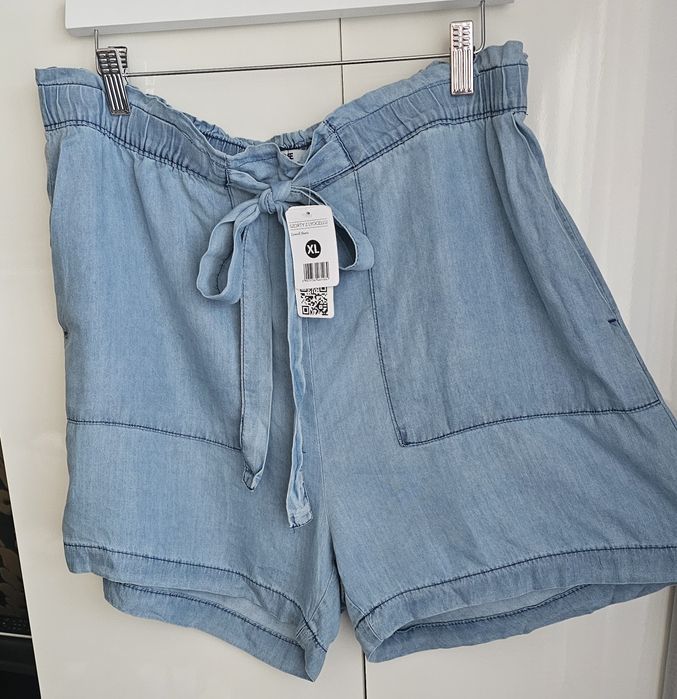 03 WYPRZEDAŻ Tom & Rose Krótkie spodenki damskie r.XL Szorty
