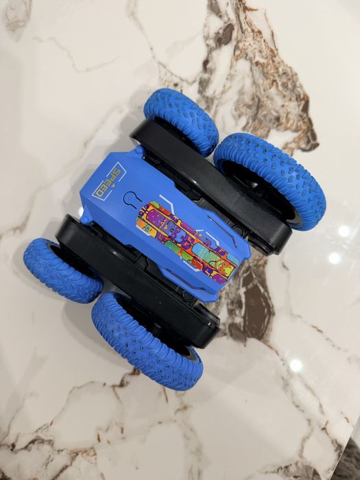 Машинки на пульту керування