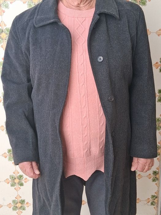 Casacão a 3/4 em fazenda de lã