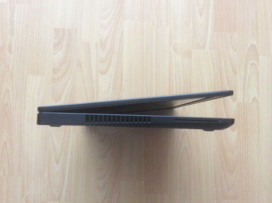 DELL E5570/15,6''/i5 4x2,5GHz/SSD256GB/8GB DDR4/Bat>3h/Windows 11 PRO