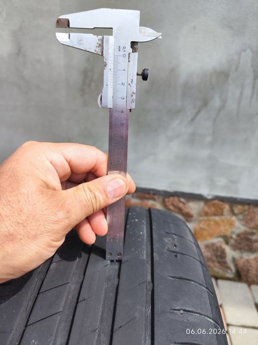 Goodyear efficient grip performance 215 55R16