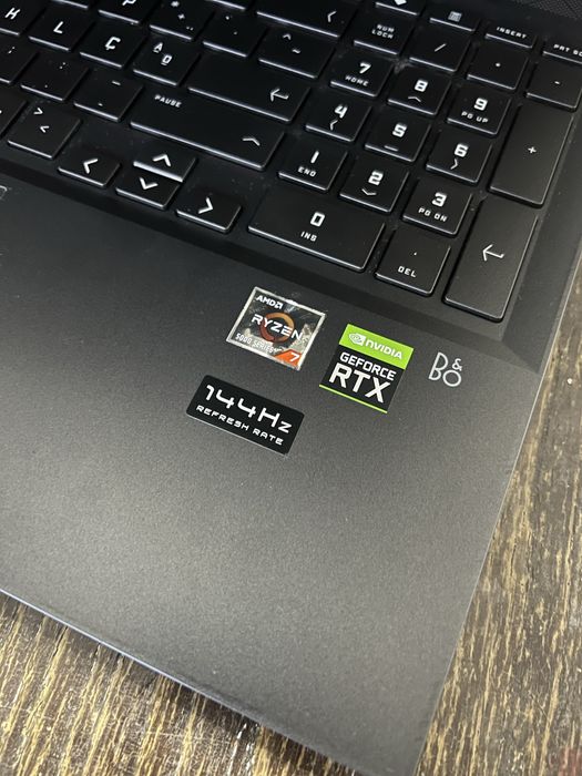 HP Victus 16 - Ryzen 7 • RTX 3050TI