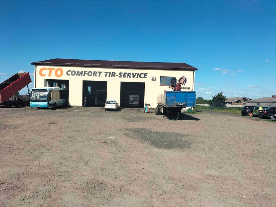 TIR - паркінг. Стоянка для вантажних автомобілів та спецтехніки.