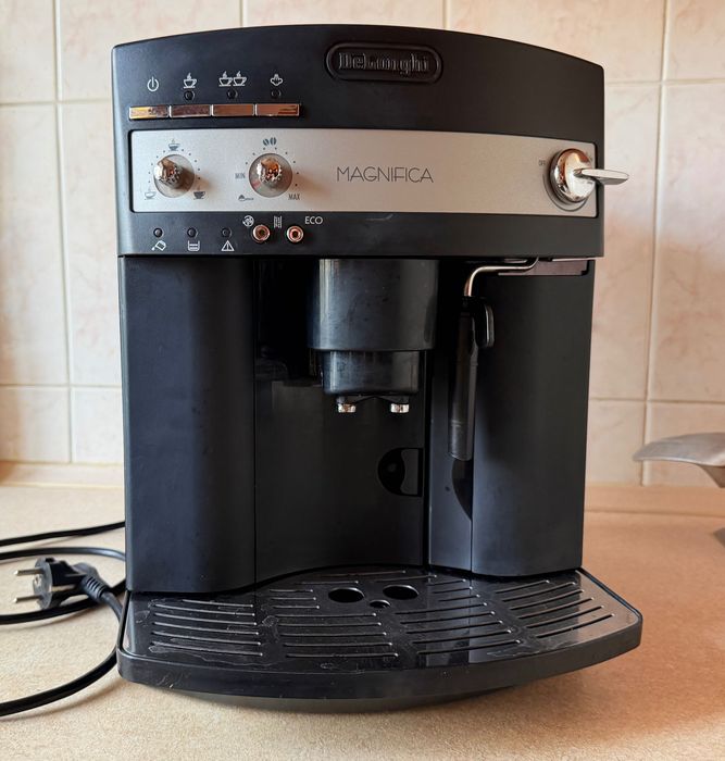 Кавомашина DeLonghi ESAM 3000 B Magnifica