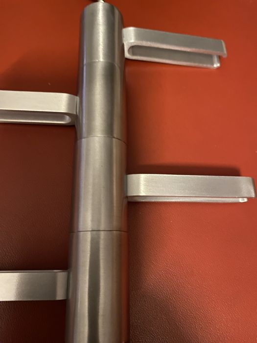 Cabide porta-gravatas aço escovado