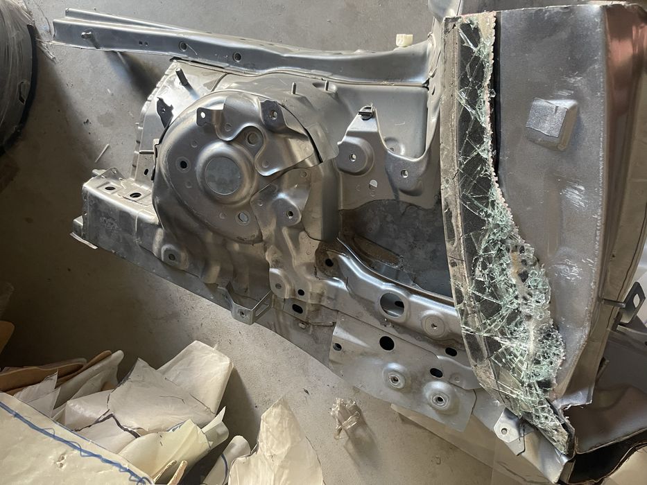 Стакан левый мазда 3 BM Mazda 13-18