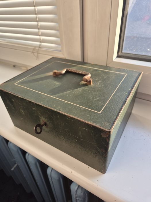 Stary metalowy sejf kasetka Febag okazja!