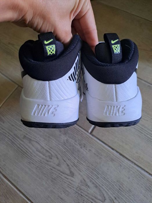 damskie tenisówki Nike