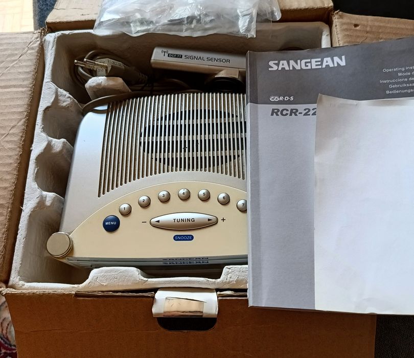 Sangean RCR-22 Radiobudzik