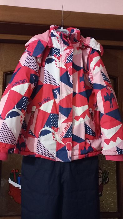 Продам зимовий теплий комбінезон куртку штани для дівчинки