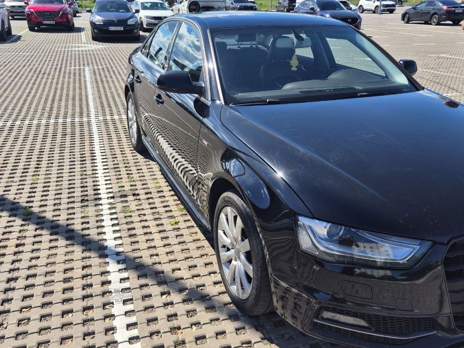 Продам Audi A4 2015