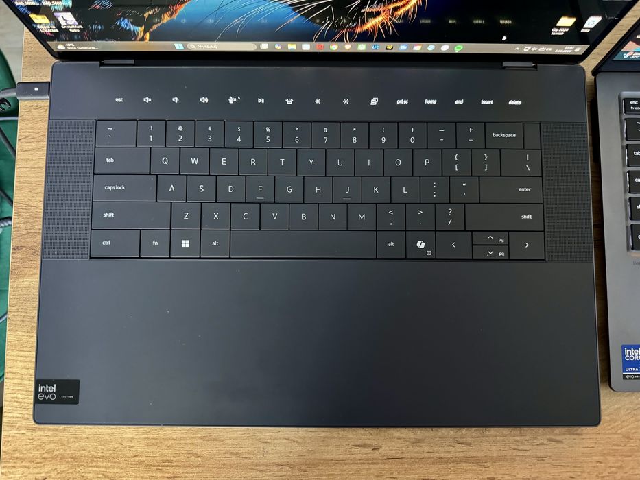 DELL XPS 16 9640 Oled Ultra 9 185H RTX 4070 64GB 4TB SSD 4k dotyk