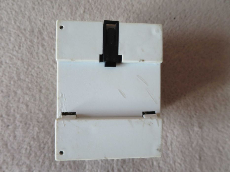Sterownik mikroprocesorowy LCD poziomu cieczy i temperatury  E CP4