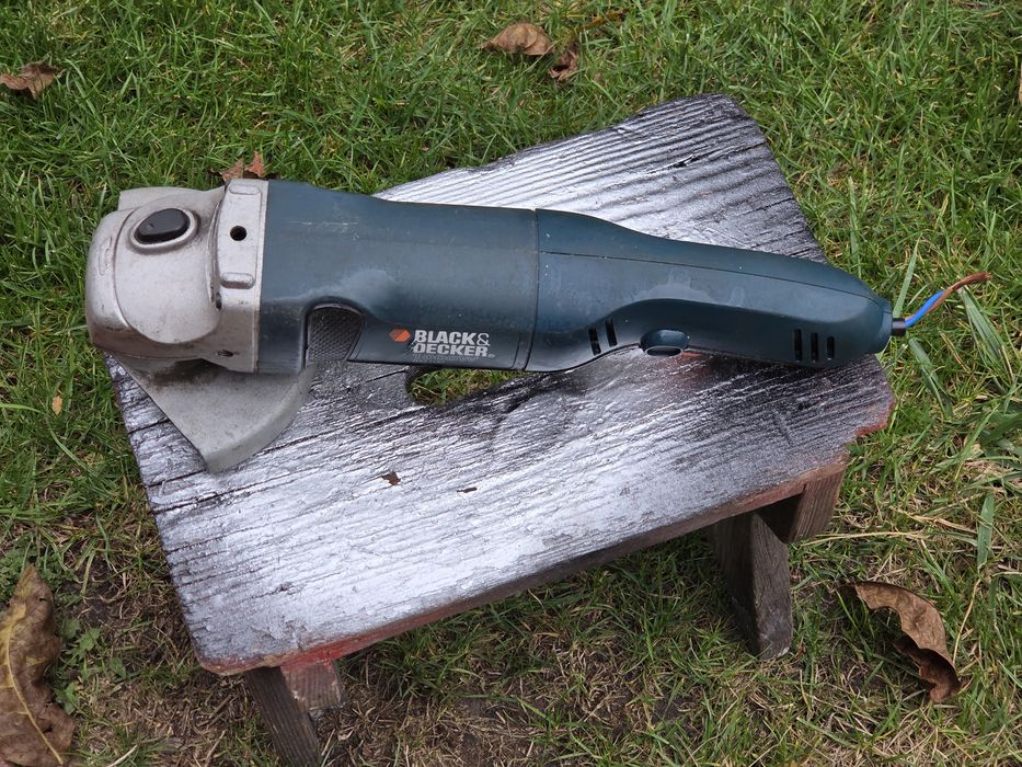 Szlifierka kątowa Black Decker