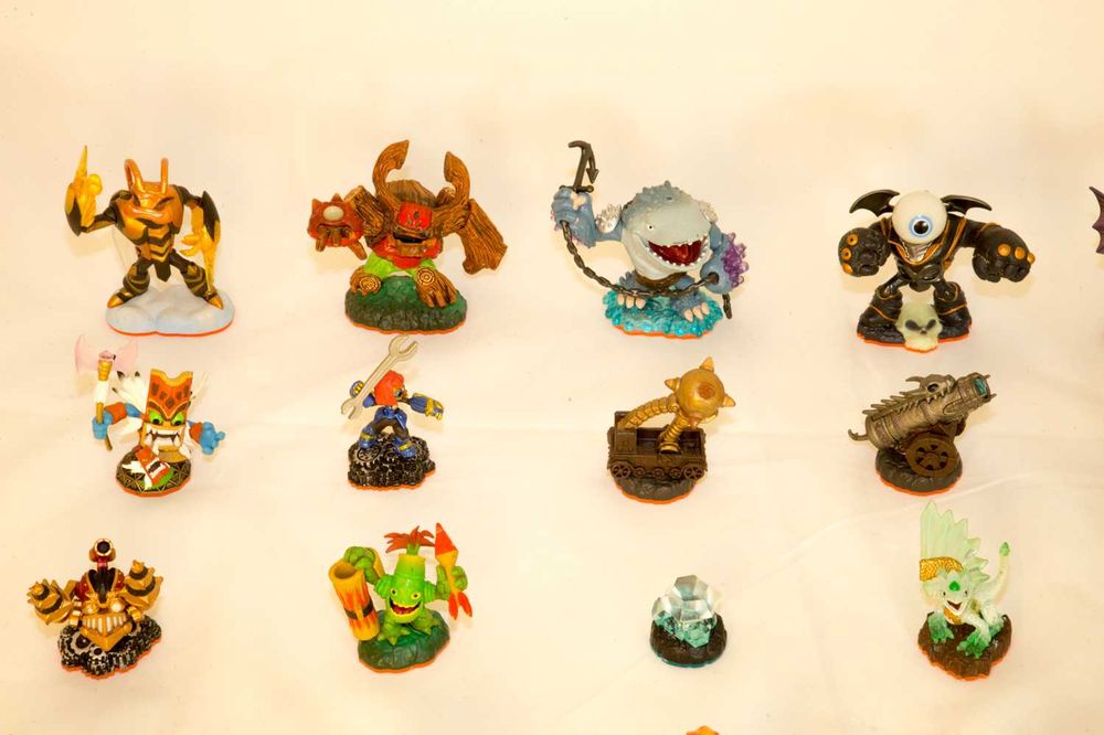 Conjunto Lote Skylanders 30 Figuras e Saco Original