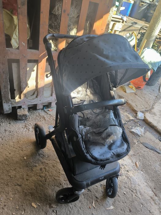 Carrinho de bebé e cadeira auto