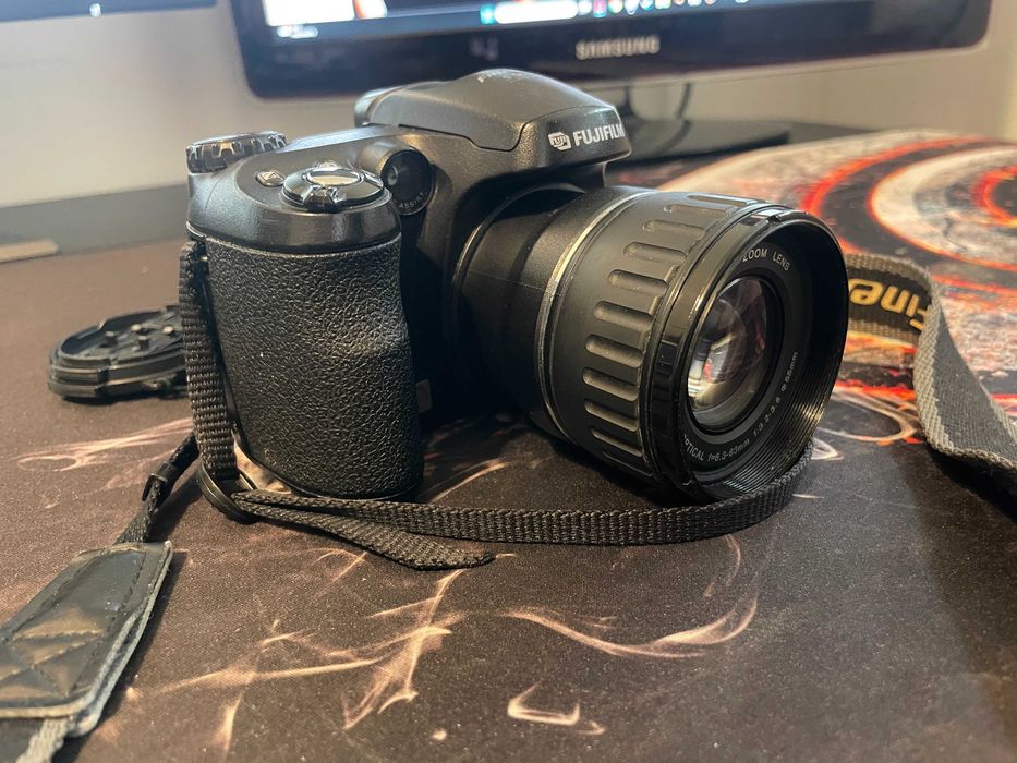 Aparat FujiFilm FinePix s5600 sprawny !
