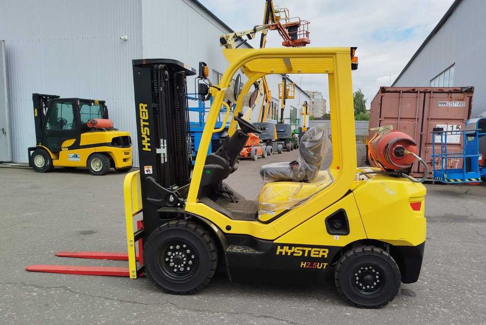 Газо-бензиновий вилковий навантажувач Hyster H2.5UT, 2023 рік  Новий  В наявності
