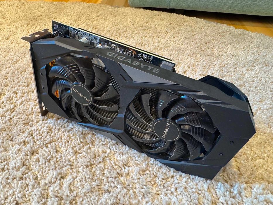 Sprzedam, Karta graficzna Gigabyte GeForce RTX 2060 D6 6GB GDDR6