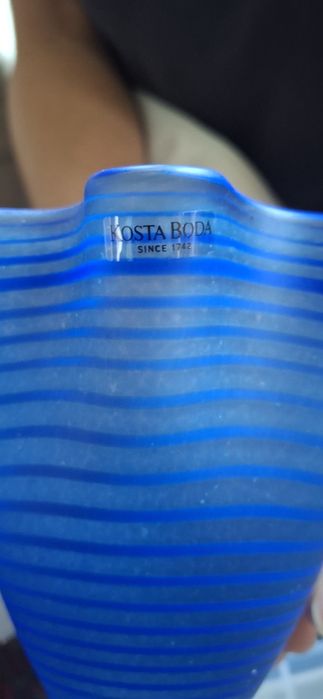 Taça Kosta Boda azul