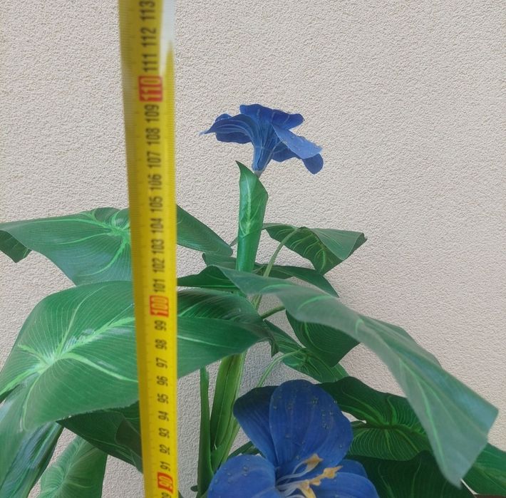 Sztuczny kwiat z niebieskimi kwiatami duży 110cm