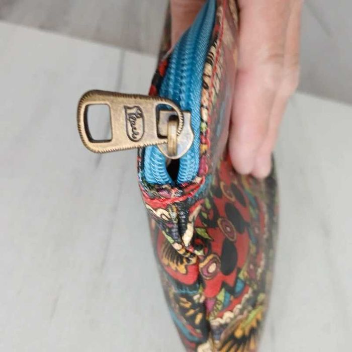 Oryginalna kosmetyczka / etui Sakroots – kolorowy print boho