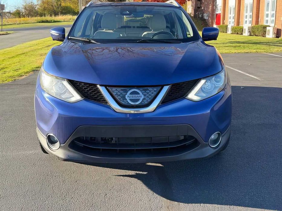Nissan Rogue Sport      2018