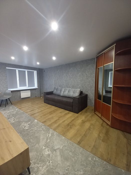 Сдам 1х студию. Центр.