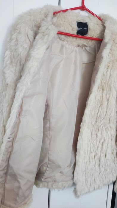 Śliczne sztuczne futerko ecru