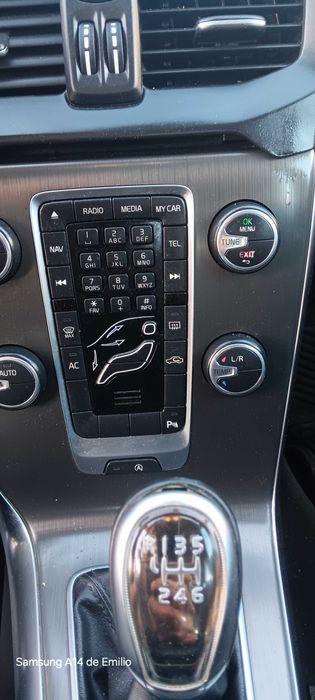 VOLVO V40  1.6 Momentum