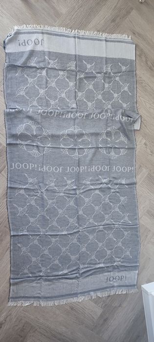 Piękny szal_Joop!