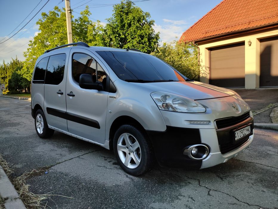 PEUGEOT PARTNER TEPEE заводской пассажир  , 2014 год , расход 4,5 литра