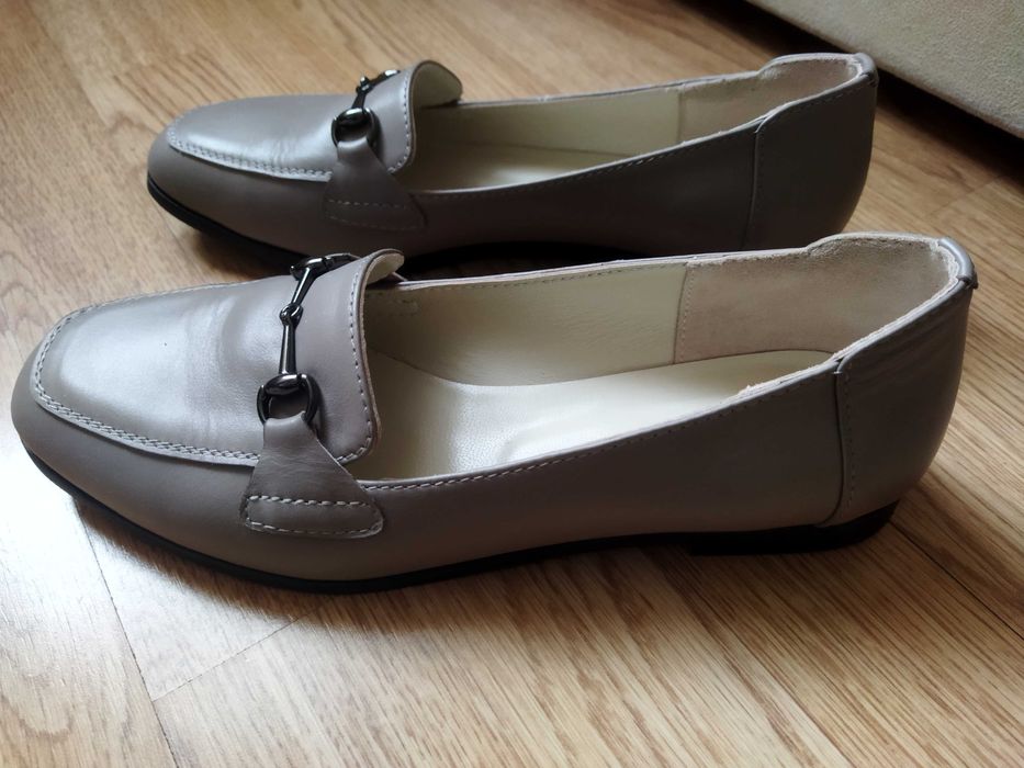 Туфлі, мокасини, лофери жіночі