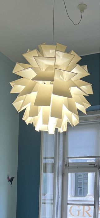 Candeeiro de grande dimensão