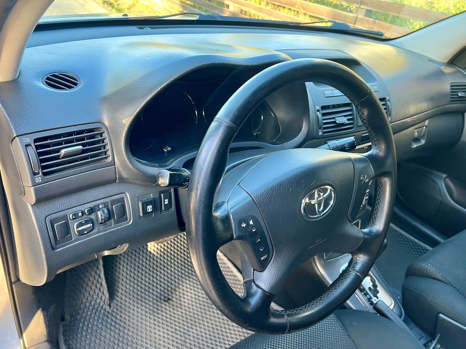 Toyota Avensis, 1.8 газ/бенз, автомат