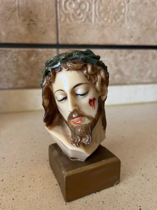 Busto de Cristo em marfinite
