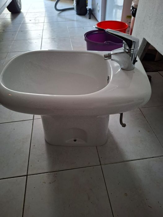 Bide com torneira