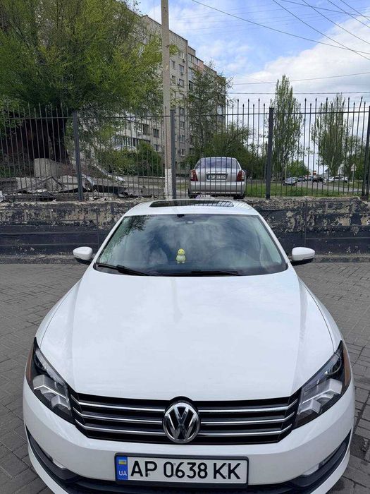 Продам Volkswagen Passat 2014 року SE