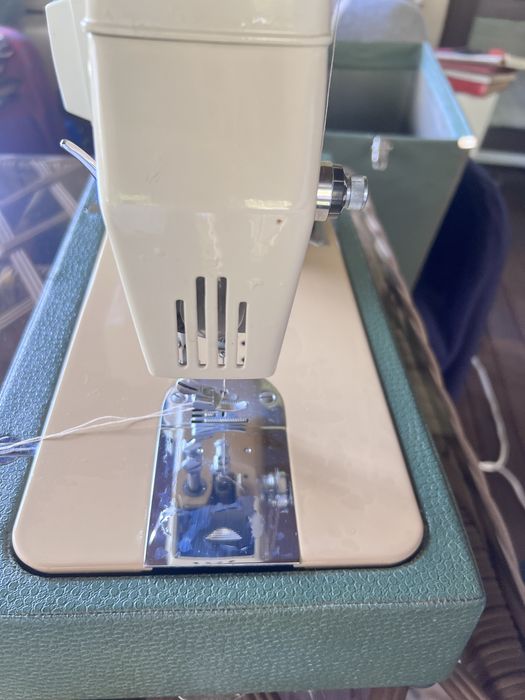 Швейна машинка Radom в рідному саквояжі